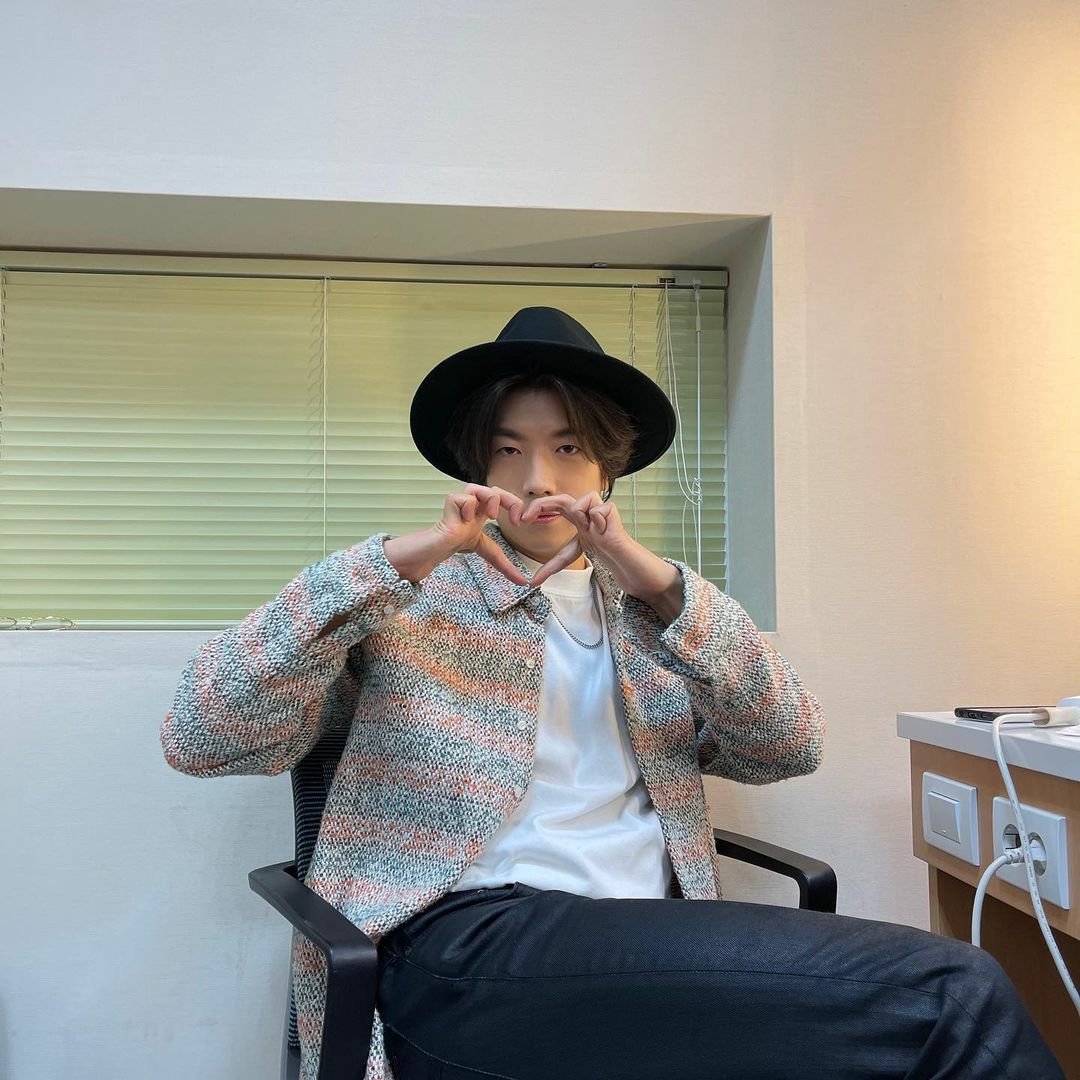 2pmalways's tweet photo. [2PM IG]
Can't believe Wooyoung will be on I Can See Your Voice every week,,💙

#Legend #ICanSeeYourVoiceWooyoung🐣
#ThinkingToSeeYouEveryWeek #AlreadyHappy♪(´▽｀)
https://t.co/vtyt6Cbexo https://t.co/3XWcTX645j