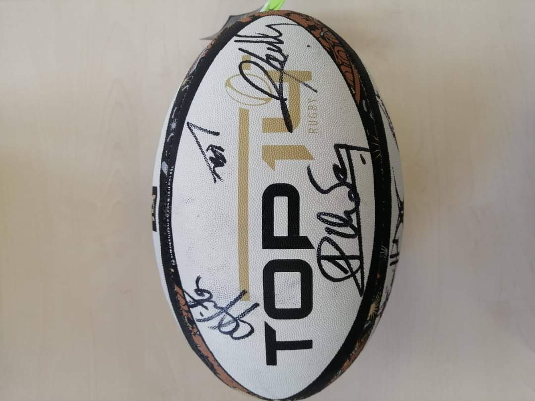 mardicestrugby's tweet photo. On clôture les votes à 20h ce soir ! Et n'oubliez pas qu'en plus du maillot de l'Equipe de France, nous mettons également en jeu le ballon du Top 14 dédicacé.
Alors on clique sur le lien ci-dessous et on valide sa grille !

https://t.co/ClwpMfJzzL https://t.co/ib8QHNyl94