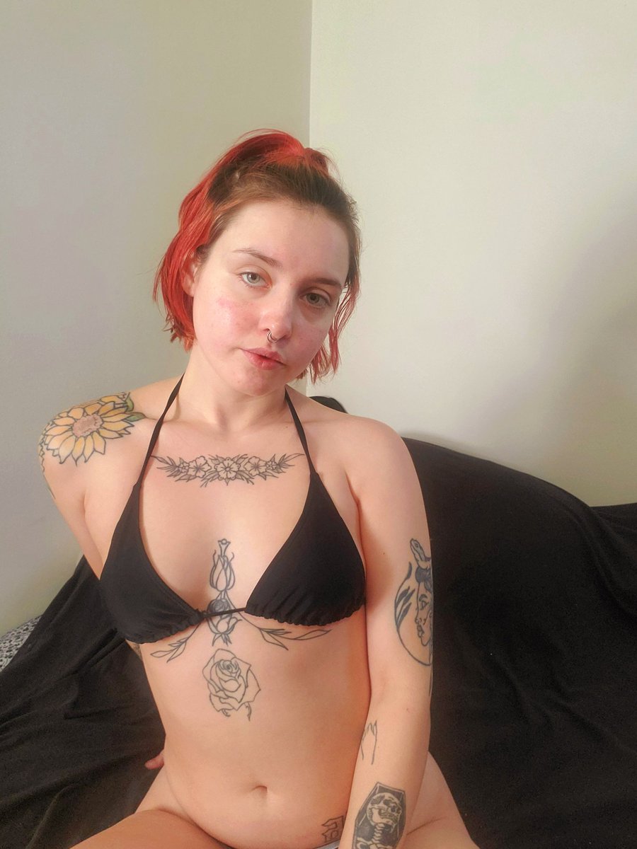 bunnidoll1's tweet photo. Gm... say it back😈
Only a couple hours left to get my OF for $5.20! https://t.co/Pty8fzqmGT
