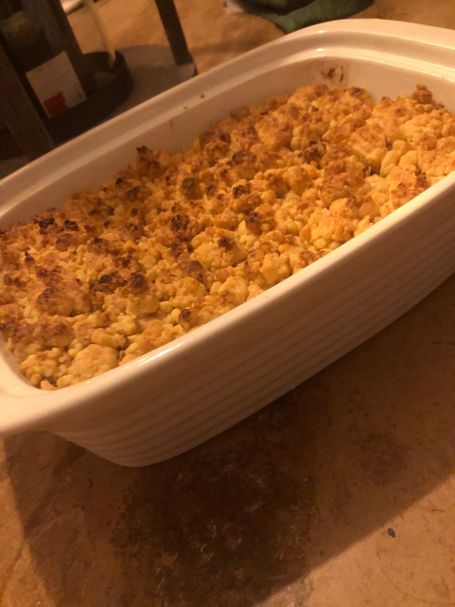 enfield_cc's tweet photo. #HomeEconomics Check out our students making Apple Crumble via remote learning. Physically apart, but working together! 👩‍🍳 https://t.co/7zACU0CBbC