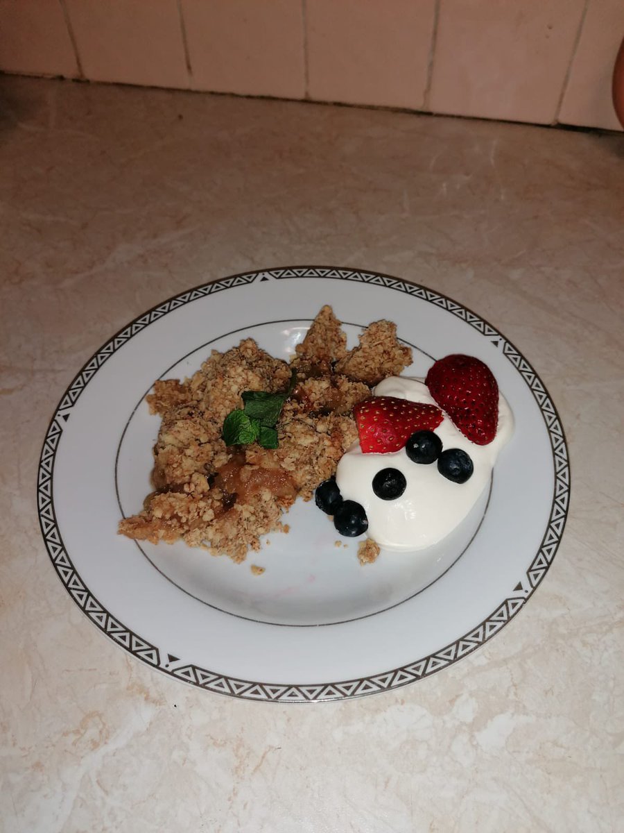 enfield_cc's tweet photo. #HomeEconomics Check out our students making Apple Crumble via remote learning. Physically apart, but working together! 👩‍🍳 https://t.co/7zACU0CBbC