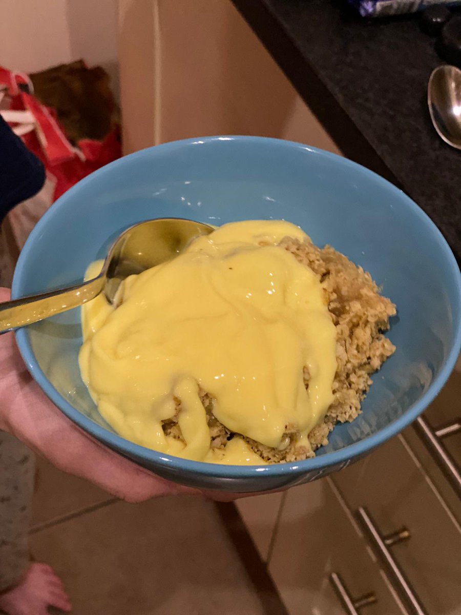 enfield_cc's tweet photo. #HomeEconomics Check out our students making Apple Crumble via remote learning. Physically apart, but working together! 👩‍🍳 https://t.co/7zACU0CBbC