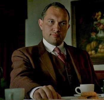 公式 マフィアグッズ専門店 ジャパンマイヤーランスキー なぜ作品によって同一人物の描きか方が変わるのでしょうか 一枚目はドラマ ボードウォークエンパイア のジョー マッセリア 二枚目は映画 モブスターズ のマッセリア マフィア ギャング