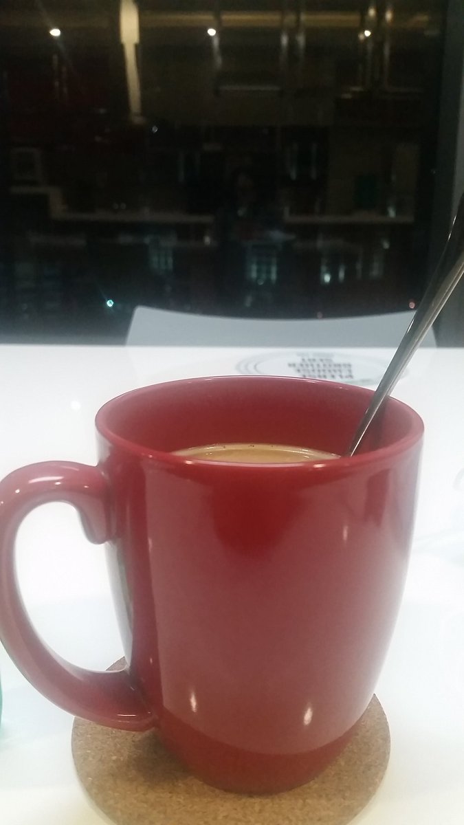 SaykMiks's tweet photo. Starting my morning (EST) with a cup of coffee &amp; a ramen kanina. 😊

Hooo! Sarap mag opisina! Hahaa!

#KabilangMundo https://t.co/s5EXdPemDV