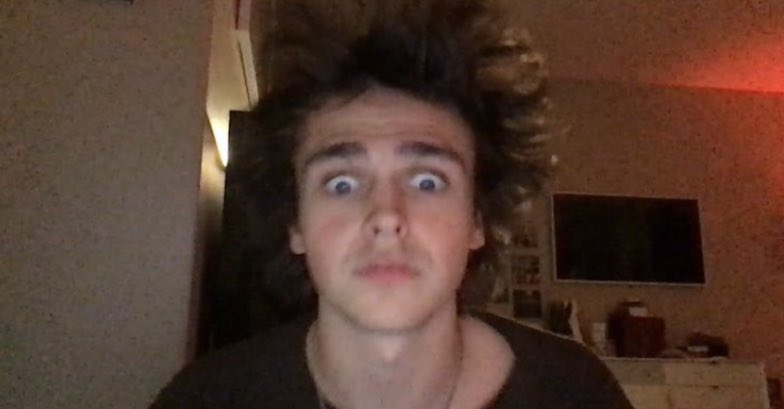 lowkeylovemee's tweet photo. looks the same to me @JonahMarais @jackaverymusic https://t.co/inZ6mkgKz9