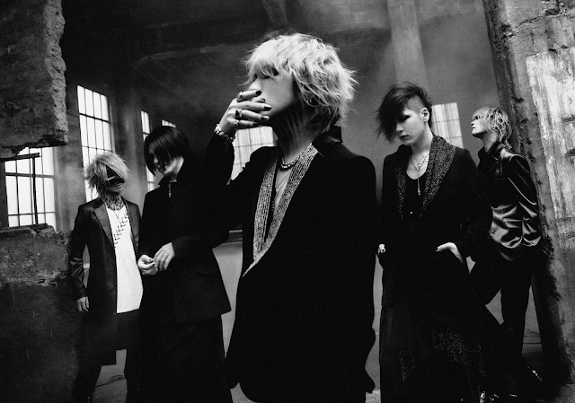 VKHpress's tweet photo. the GazettE Announces New Album https://t.co/UszBwHfkDK #visualkei #jrock #vkh https://t.co/1XVonoXBW1