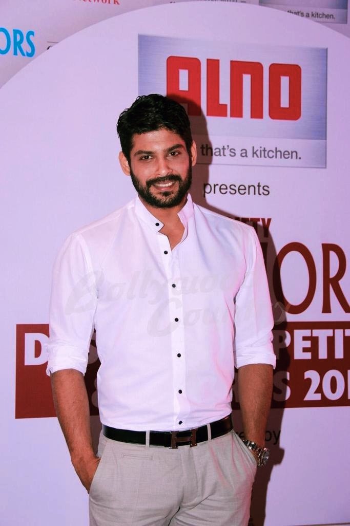 +  #SidharthShukla at the society interiors awards 2015  #TimesManOfTheYearSidharth @sidharth_shukla  @Siddians  @SidShukla_1  @Sid_ShuklaFC @itsTeamSidharth