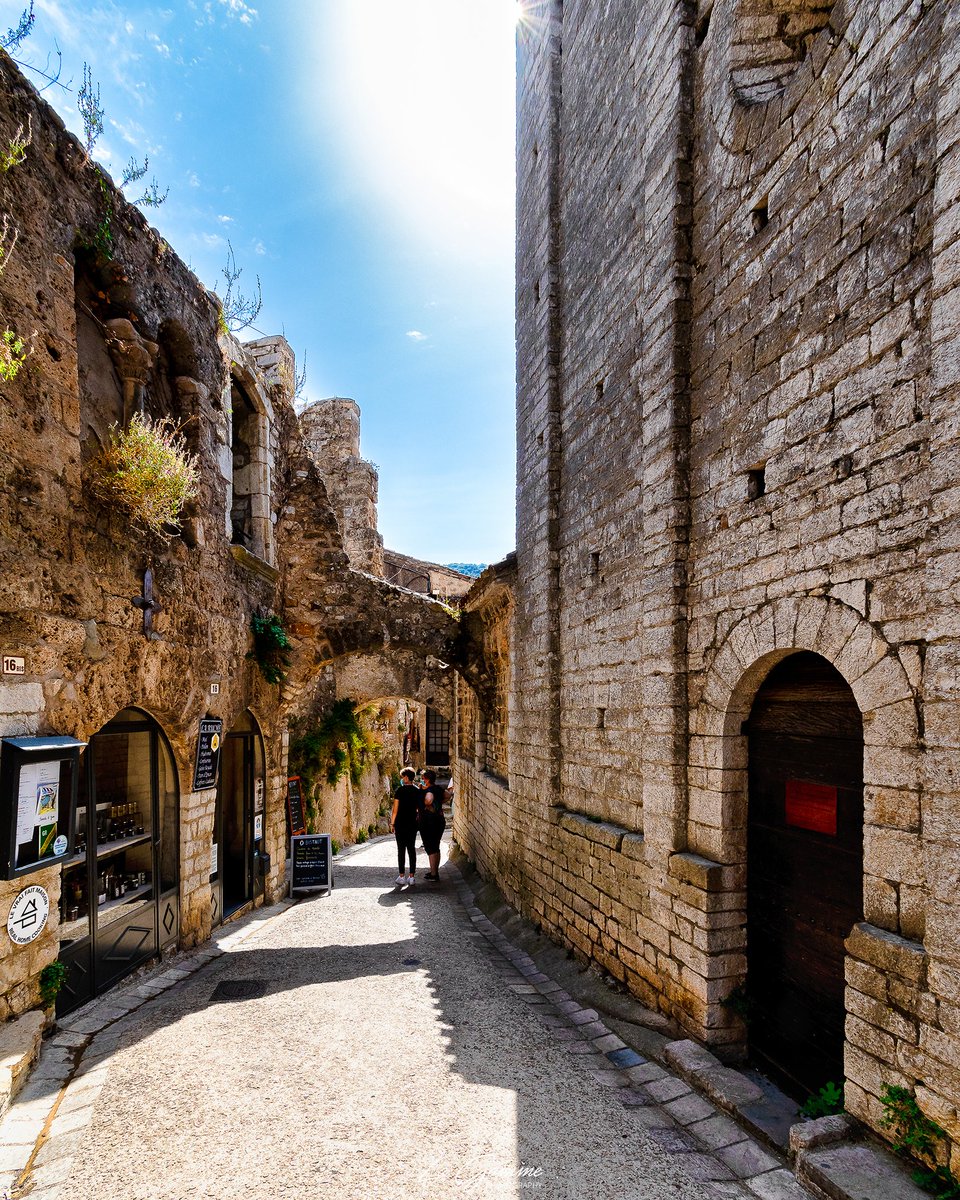 Saint Guilhem Le Désert
#saintguilhemledesert #SaintGuilem #occitanie #southoffrance #plusbeauvillagedefrance #secretsdhistoire #desracinesetdesailes #photography #Photographie