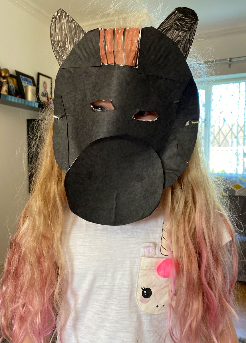 Someone’s ready for Friday’s Bingo session with Mrs Richards from <a href="/StmikesPrep/">St. Michael's Prep</a>!!

#bingo #fridayfun #homeschooling2021 #lockdown #edutwitter #Lockdown3 #parenting