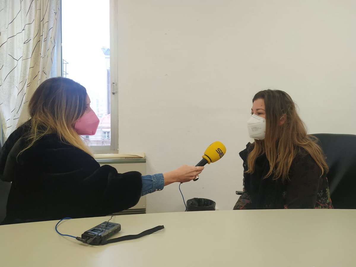 MedicosdelMundo's tweet photo. Este domingo nuestras compañeras Hodan, técnica y activista contra la mutilación genital femenina, y Aída, sexóloga voluntaria en @MdM_Madrid, participarán en @Avivir junto a Kadiatou y Margarita para hablar sobre #stopmutilación 📻.
⏰Será a las 8.30 y merecerá la pena madrugar! https://t.co/SIJXe9RN4B