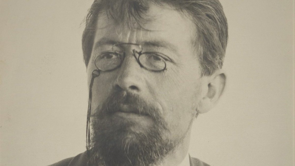 «Милая Маша, спасибо за письмо с поздравлением, вчера получил. Мне стукнуло уже 38 лет; это немножко много, хотя, впрочем, у меня такое чувство, как будто я прожил уже 89 лет». А.П. Чехов - М.П. Чеховой. 16 (28) января 1898 г., Ницца.

С днем рождения, наш любимый Антон Павлович!