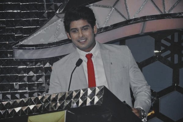 + Sidharth at Gold award Tv Personality of the year 2013  #TimesManOfTheYearSidharth @sidharth_shukla  @Siddians  @SidShukla_1  @Sid_ShuklaFC @itsTeamSidharth
