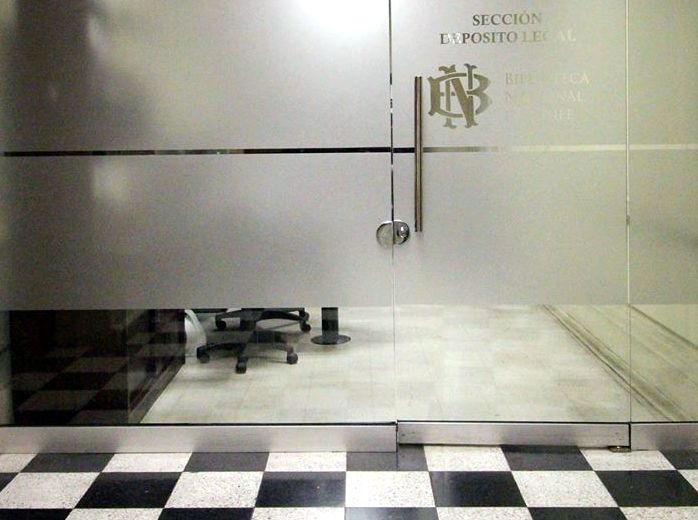 #DepósitoLegal de la #BNdeChile para la próxima semana del martes 2 al viernes 5 de febrero  atenderá en forma presencial de 10:00 a 14:00 horas, sus consultas escribanos a: depositolegal@bibliotecanacional.gob.cl