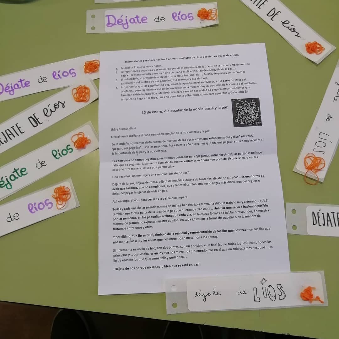 fran_his's tweet photo. #quiendiscurrenoseaburre @iesordono ¡pues eso, no te metas en líos! #diadelapaz https://t.co/3ZN5NSr7iw