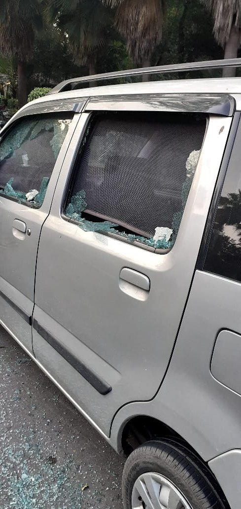 Israeli officials say they're treating the blast in New Delhi near the Israeli embassy as an attempted terrorist attack. Meanwhile Indian officials have assured Israel that they will spare no effort to protect Israeli embassy and diplomats.  https://twitter.com/BarakRavid/status/1355143076709355520?s=19