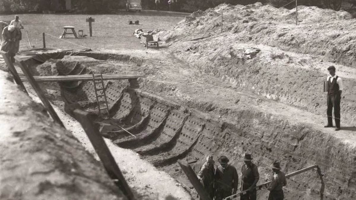 Theories have been put forward that it may have been Raedwald's wife who orchestrated the elaborate burial at Sutton Hoo. Though I would not like to speculate on this, there is a certainly a strength of character reflected in Bede's portrayal of this unnamed queen. 7/7