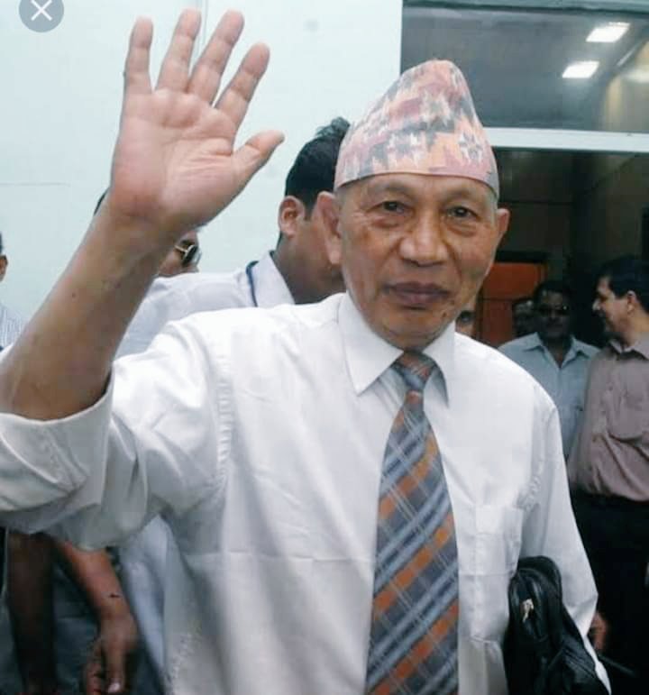 BRGargSpeaks's tweet photo. Remembering late #SubashGhising jyu in his death anniversary.
“बाँस छ र नै मने छ… मने छ र नै बाँस… धन्न बाँस छ र मने बाँसुरी बजाउँदै हिड्छ… नत्र मने कसैको खुट्टा को काङ्ग्लिङ्ग बजाएर हिड्ने जोगी हुन्थ्यो होला” – Subash Ghising
#tribute
Long live #Gorkhaland movement. https://t.co/AOOOlMLqNv