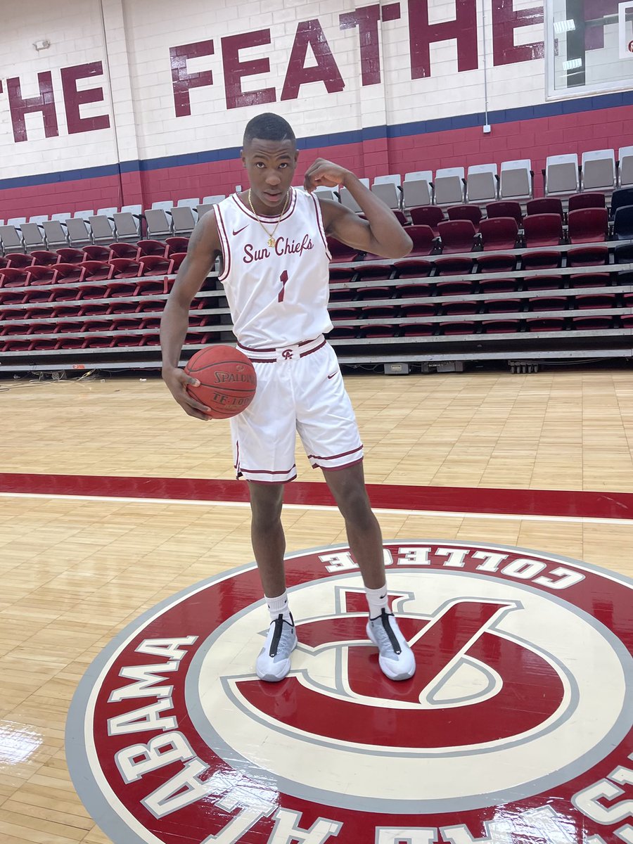 CalvinFinchJr2's tweet photo. “they ain’t picture me like dis , i should’ve posed for em 📸”
#Rockout1🎒
#LLK🕊❤️
#LLPoppa💔 https://t.co/qGEPHAls31