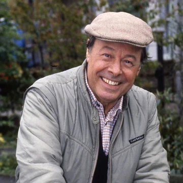 robinjuste's tweet photo. Goodbye Arthur! #RIP #arthurfowler #classiceastenders @UKTVPlay @dramachannel https://t.co/wZCrwYSymZ https://t.co/HBnpzUgIgz