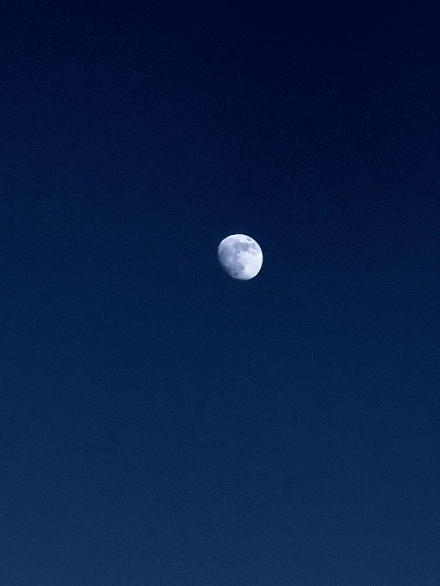 Ray Wong Is The Galaxy S21 Ultra Using Ai To Fake Detailed Moon Photos With Its 100x Space Zoom I Spent Over A Week Investigating The Rabbit Hole Was Deep