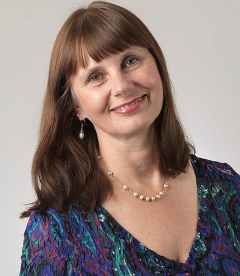 GreenwichLibs's tweet image. Remember the #BetterAtHome programme suits the whole family! 🎥 Join us at 11am tomorrow with the incredible @paperdragon59 &amp;amp; a 3rd fantastic family quiz session with @Bobby_Seagull! 📚➕➖➗✖️ #LoveLibraries #LibrariesFromHome @Better_UK @Royal_Greenwich #lockdownlearning