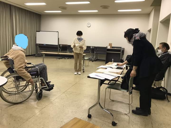 est184118's tweet photo. いよいよ今週の1月31日㈰となりました！
画像は自作『ヨ・ネ・ツ』の稽古風景です。

『ヨ・ネ・ツ』は役者さんに恵まれてとても幸せです💗
音楽は『ヨ・ネ・ツ』のオリジナル曲です

たくさんの方々にささえていただいてここまで来れました。

お得なご予約は、リプ、DMまでいただけると幸いです。 https://t.co/Jb0EzjFqpU
