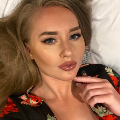 TW Pornstars - 𝓐𝓹𝓻𝓲𝓵 𝓜𝓪𝓮. Twitter. I'm live on @BabestationTV today