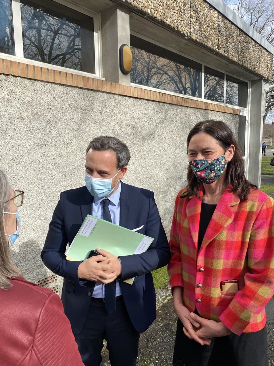 SandrineMorch's tweet photo. J'ai accueilli cet après-midi @AdrienTaquet, secrétaire d'Etat @Enfance_gouv à au @CHGM_31. 
Nous assistons à la présentation des travaux du @FF_CRIAVS Midi-Pyrénées, pour lutter à la source contre les violences sexuelles. https://t.co/zNkYBTUUmM