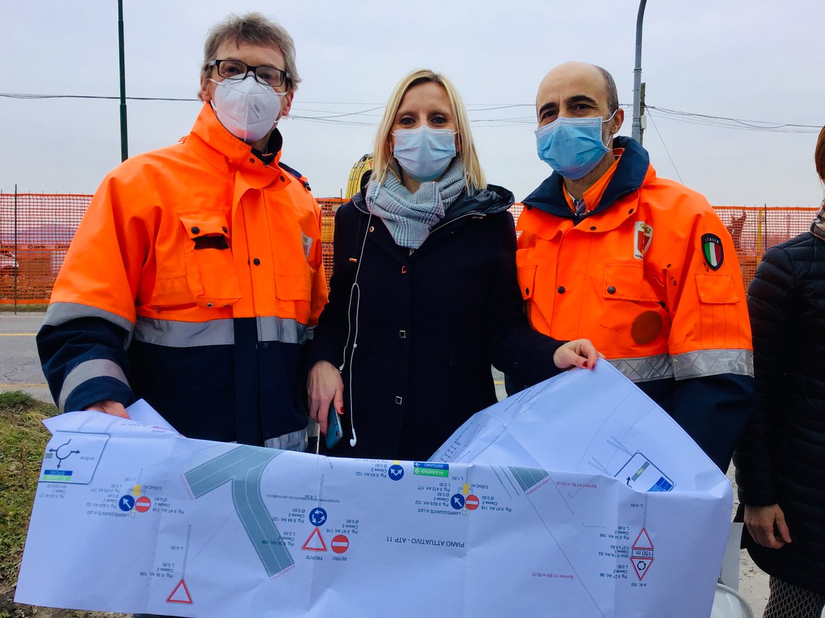 cmterzi's tweet photo. A #Calcinate sopralluogo al cantiere della rotatoria finanziata da #RegioneLombardia. Da qui partirà la Variante di #Cavernago che consentirà di deviare il traffico e avviare sul tracciato tra chiesa e castello interventi di riqualificazione urbana. #PianoLombardia #Bergamo https://t.co/A8PjcAHZuW
