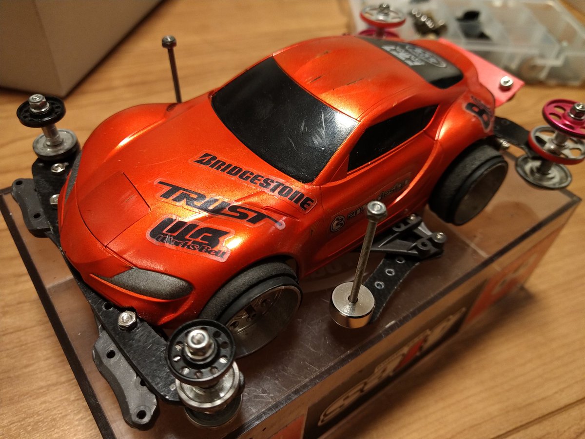 低反発スポンジタイヤ