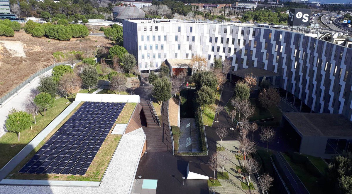 marctinez3's tweet photo. .@BancoSabadell reducirá 364 toneladas de CO₂ gracias a la instalación de los paneles fotovoltaicos en su centro corporativo de #SantCugat. Mireia Ingla, alcaldesa de la localidad, visitó ayer la sede para conocer las instalaciones 
#SabadellCompromisoSostenible #EstarDondeEstés https://t.co/tUiDIZMxfm