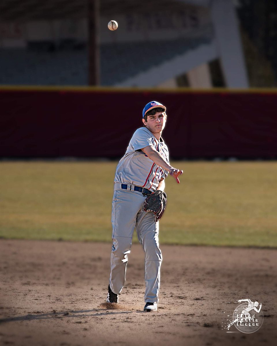 SoundSportsImag's tweet photo. Today's retro HS sports action image. It's around this time of year peoples' thoughts start drifting toward baseball. Like everyone else, we're hoping the HS athletes will get a season soon. #baseball #LakesLancers #soundsportsimages https://t.co/roMr4UOOKD