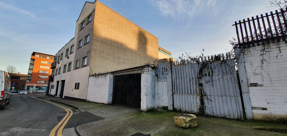 Nowadays not only is there no trace of the building, even the streets it gave its name to – Marshalsea Lane and Marshal Lane – are pretty much entirely gone. Indeed the entire street pattern in this small corner of the city seems to have been almost completely transformed.