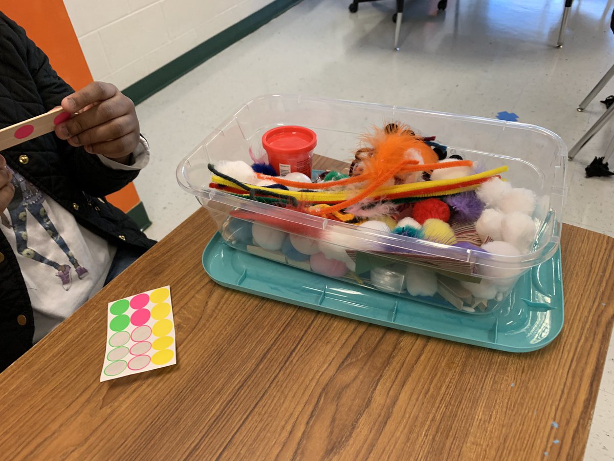 moore_magnet's tweet image. Here are a couple of examples of #MakerMorning in action from @Parker2ndGrade &amp;amp; Mrs. Ary’s 4th Grade Class! #MooreTogether