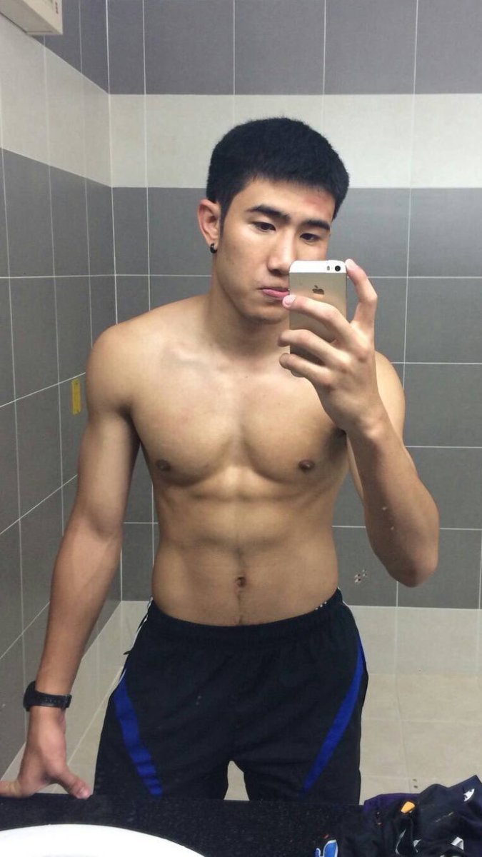 คนหล่อขอโชว์ tweet media