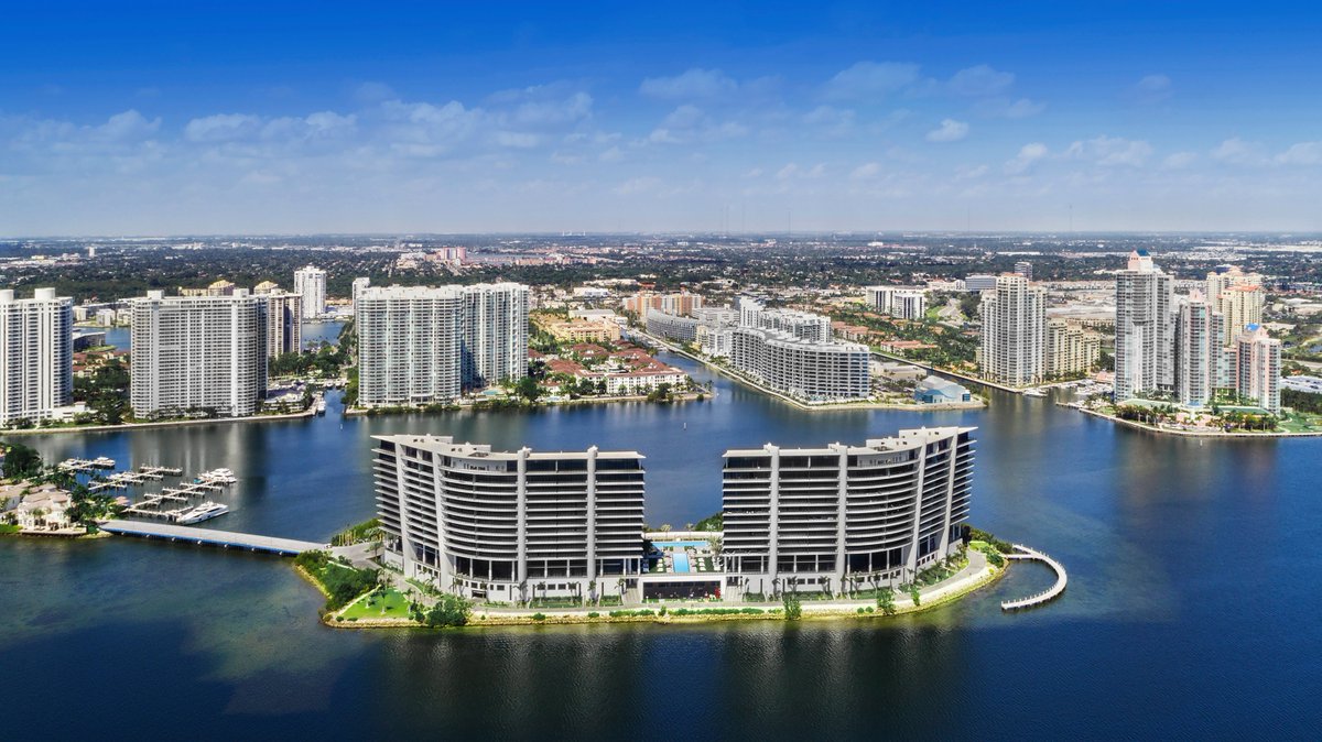 PriveIsland's tweet photo. South Florida's last private island! Privé officially opened its doors to residents in 2018. The island invites those fortunate few who are lucky enough to enjoy a life without limits.

Check us out at https://t.co/B1BBBU9WHR 

#LuxuryRealEstate #MiamiLuxury #MiamiLife #Miami https://t.co/MxbOXrJowm