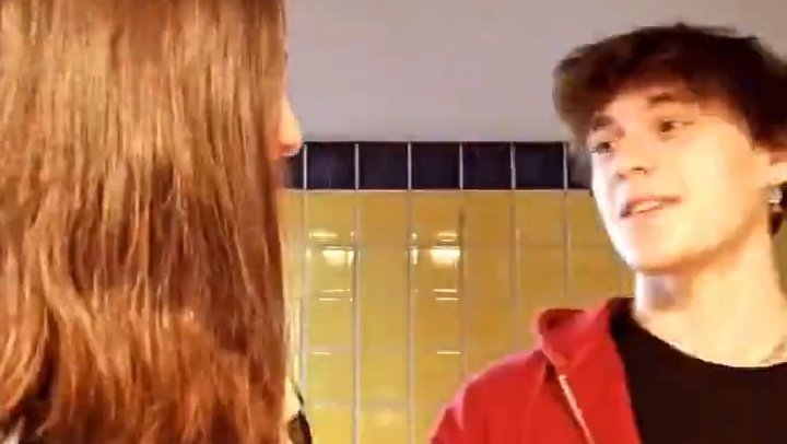 callmeodella's tweet photo. SOFIA COSA SI PROVA AD ESSERE GUARDATA COSÌ DA DAVIDE?
COSA?
@davidevavalaa @sofiasutaa #davia #sofiacerio #davidevavala https://t.co/zDvYmf5gD3