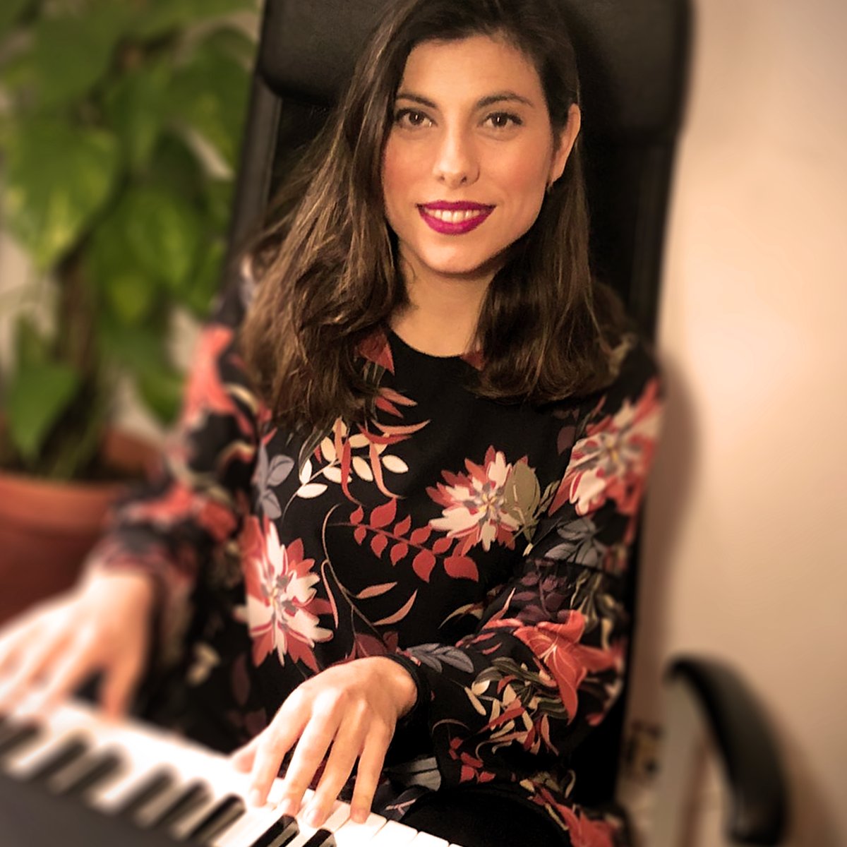 COMENZAMOS...

Todo listo para el lunes👏👏

#MariaJosePerez #cantaoraflamenco #flamencosinger #flamenco #flamencostyle #arteflamencoandaluz #cante #canteflamenco #clases #clasesonline #clasesvirtuales #clasesparticulares #curso #cursoonline #cursosonline #tecnicavocal
