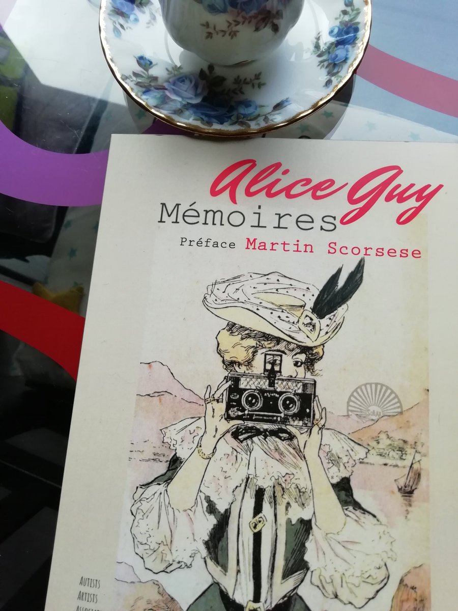 #VendrediLecture J'ai terminé il n'y a pas longtemps les mémoires de Alice Guy, où l'on découvre une femme incroyable, drôle, parfois pudique sur des éléments de sa vie. Si vous voulez en savoir plus sur les débuts du cinéma ou juste lire un livre agréable, il est fait pour vous