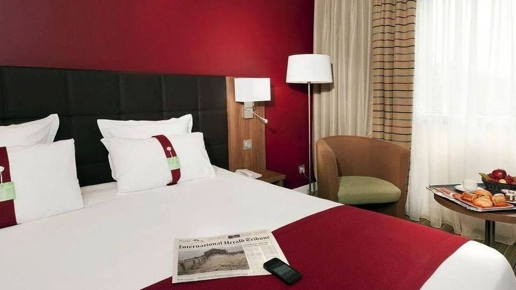 HolidayInnMLV's tweet photo. Holiday Inn Paris - Marne la Vallee is a 𝒇𝒂𝒎𝒊𝒍𝒚-𝒇𝒓𝒊𝒆𝒏𝒅𝒍𝒚 𝒉𝒐𝒕𝒆𝒍, which features 192 stylish rooms! 🌟 👨‍👩‍👧‍👦
Explore our rooms → https://t.co/SPV3aNgClv

#HIParisMLV #VisitParis #ParisHotel https://t.co/f7I6763geo