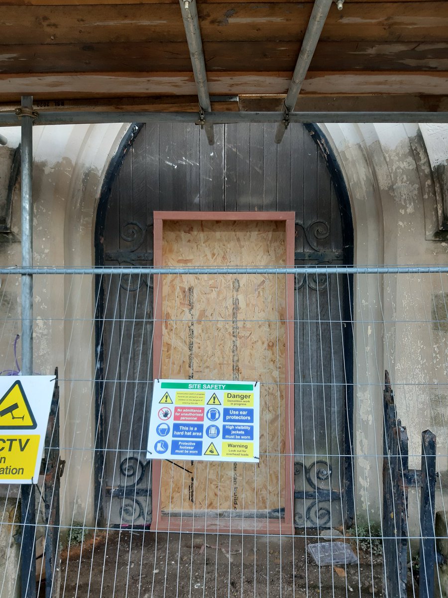 TheDoorRestorer's tweet photo. WHAT THE .... ?!!! https://t.co/UqGrm60vFk