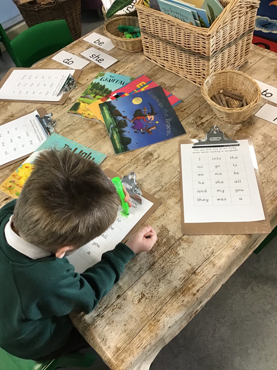AsWainscott's tweet image. Tricky words hunt! 🔍This morning the children have been looking through some classics to see if they could find some tricky words! 📖 #WainscottEYFS #EYFS #EYFSPhonics #EYTagTeam #EYShare @MissRLayton1 @MissGreenway_O @RoseCallaway3 @WainscottSchool @Primary1stTrust @EYTagteam
