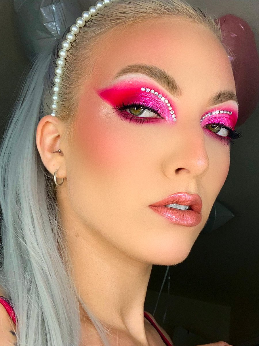 blackstarrmu's tweet photo. @beautybay Hey @beautybay I dabble in a bit of everything. π #FollowFriday #ByBeautyBay #GenBB
https://t.co/KL8nSB9QCr https://t.co/y2GhuUQ4Zb