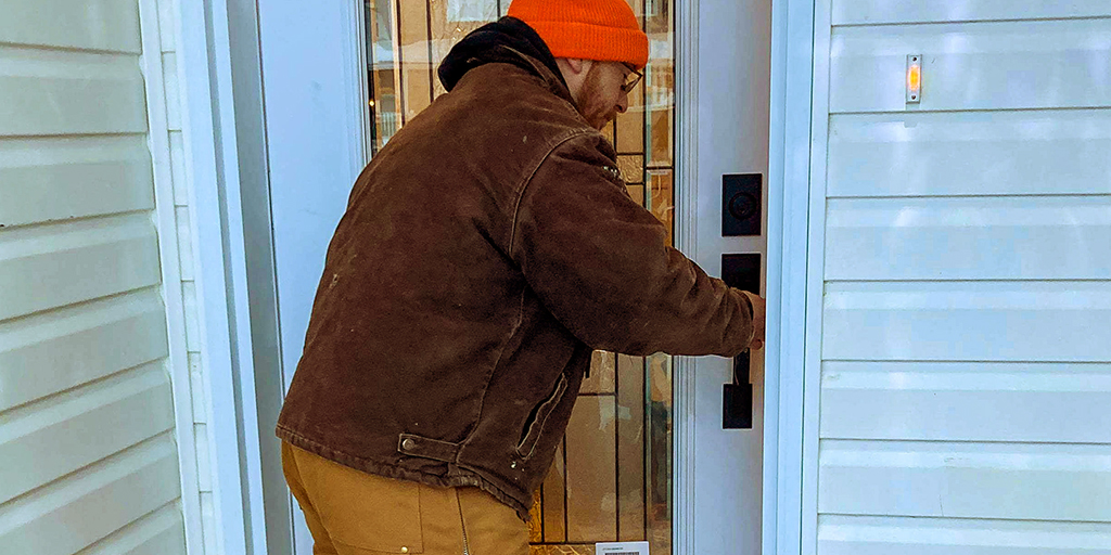 ToughDuck's tweet photo. Our Chore Jacket can help you out when you’re in a jamb.
Throw it on when you need a jacket to keep you warm and one that can hold up to the rigors of the day.
Visit https://t.co/ClYEkMxtks
to learn more.
#toughduck #chorejacket https://t.co/j9GfuyjPot
