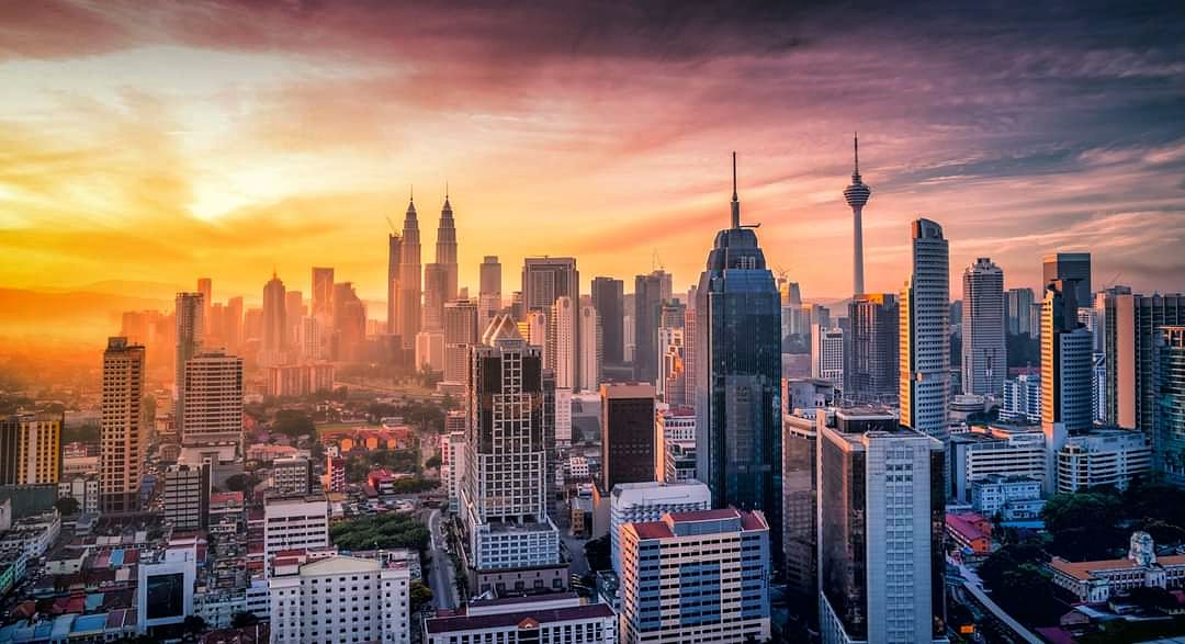 A rising city like Kuala Lumpur located in Malaysia has aimed to improve its global standing through tall buildings and skyscrapers such as Petronas Towers and Kuala Lumpur Tower. #kltower #klcc #malaysia #kualalumpur #travel #malay #makan #johorbahru #malaysiawedding #Malaysia