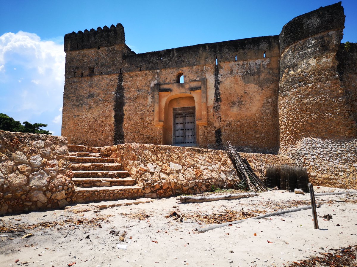ICOMOS's tweet photo. 📢Call for Participants for African #WorldHeritage professionals!🌍Take part in a #climatechange vulnerability assessment training as part of the #cviafrica project with @ICOMOSNigeria @ClimateHeritage and many more partners!
👉https://t.co/LnNu8WxfBL
Deadline: 11 February. https://t.co/x5veXmTHpF