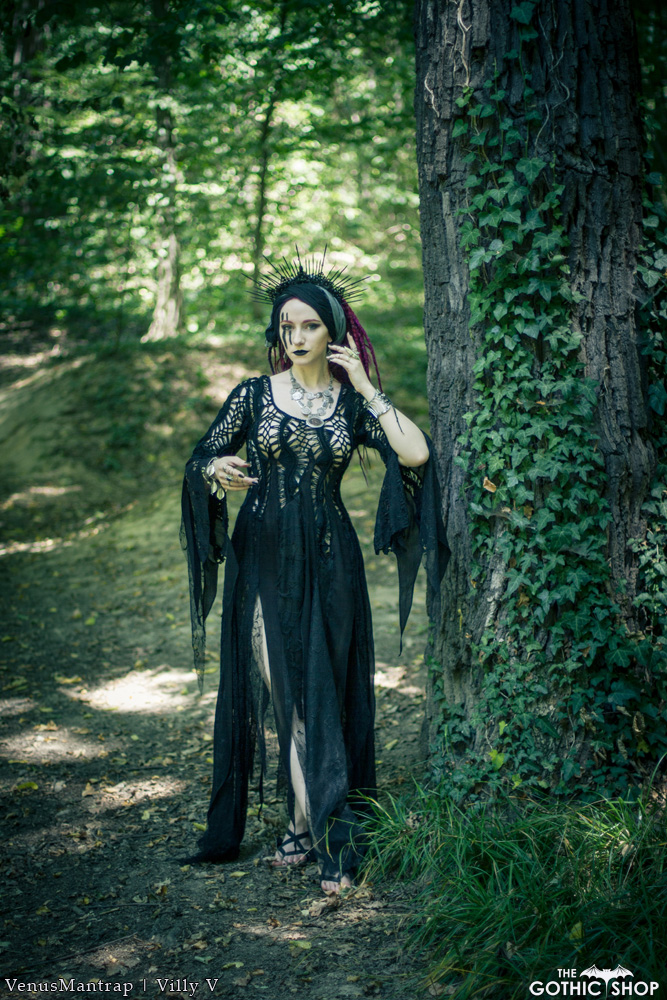 thegothicshop's tweet photo. Model: @Venus_Mantrap
Photographer: Miss Nephthys #villyv
Nightfall Dress: https://t.co/V78XAebTWa https://t.co/ZPUUHRoXmm