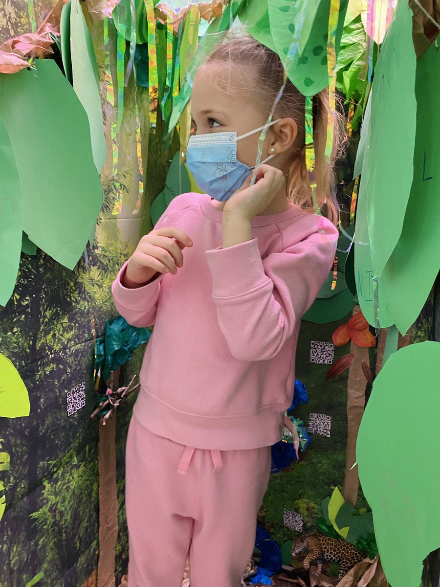 LinaCruz0919's tweet photo. Stepping into the rainforest exhibit created by @RomanachBianca for the tree study! What an adventure it was! π³π¦π #JrK #GulliverPrepLearning @GulliverPrep_ https://t.co/rP4bfMHntI