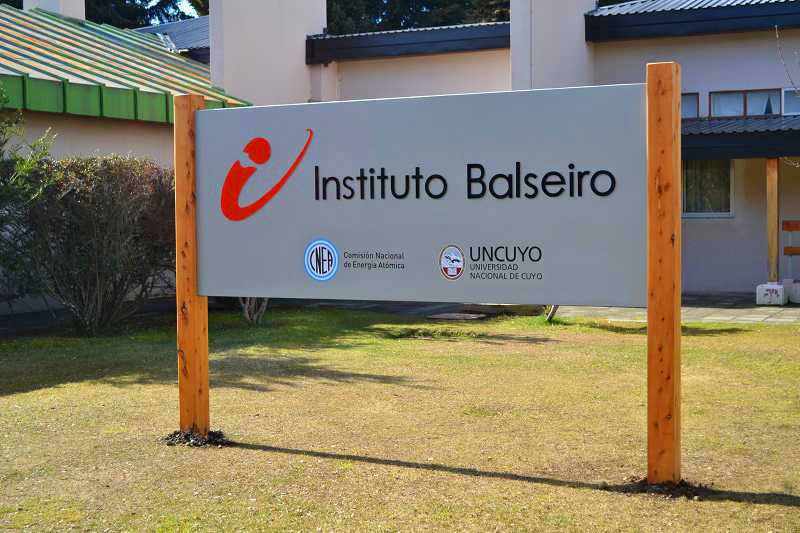IBalseiro's tweet photo. #noticia El Instituto Balseiro abre inscripciones 2021 con sus tradicionales #becas completas.
¡A partir del 1 de febrero!
Carreras de grado y maestrías en #física e #ingeniería

¿Nos ayudan a RT? ¡Muchas gracias!

Link a la noticia: https://t.co/6e0tz0hAw5

#bariloche https://t.co/oK5LWMsixh