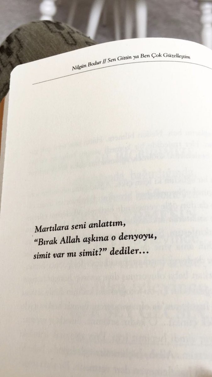 fillmflix's tweet photo. ‘Goethe;Faust’u 60 yılda yazdı.’ Ahmed Arif şiirinde kullanacağı bir kelime için 16 yıl bekledi. 
Günümüzde ise sanattan yoksun, niteliksiz yazarlara yoğun ilgi var! 

Schopenhauer çok haklıymış. 
“Ahmaklar için kitap yazanlar her zaman geniş bir dinleyici kitlesi bulurlar.” https://t.co/cXVQvZ3Xse